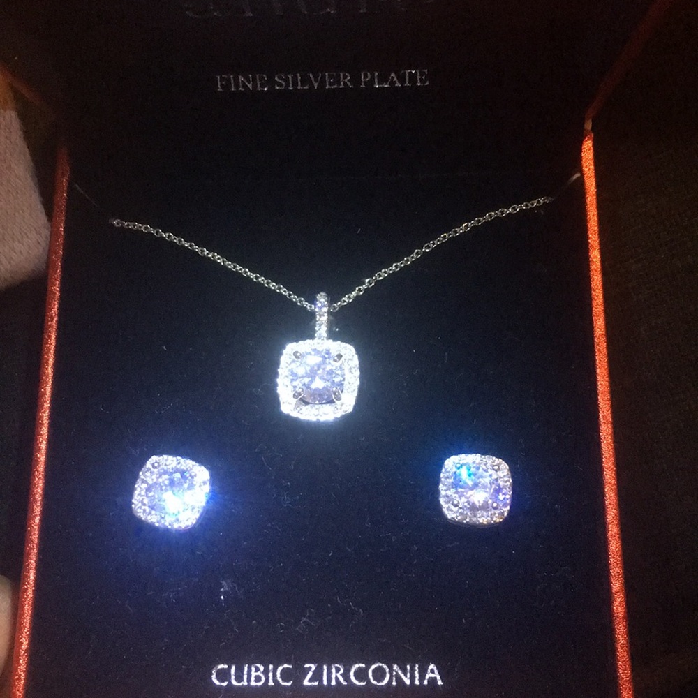 Necklace & Earrings Set